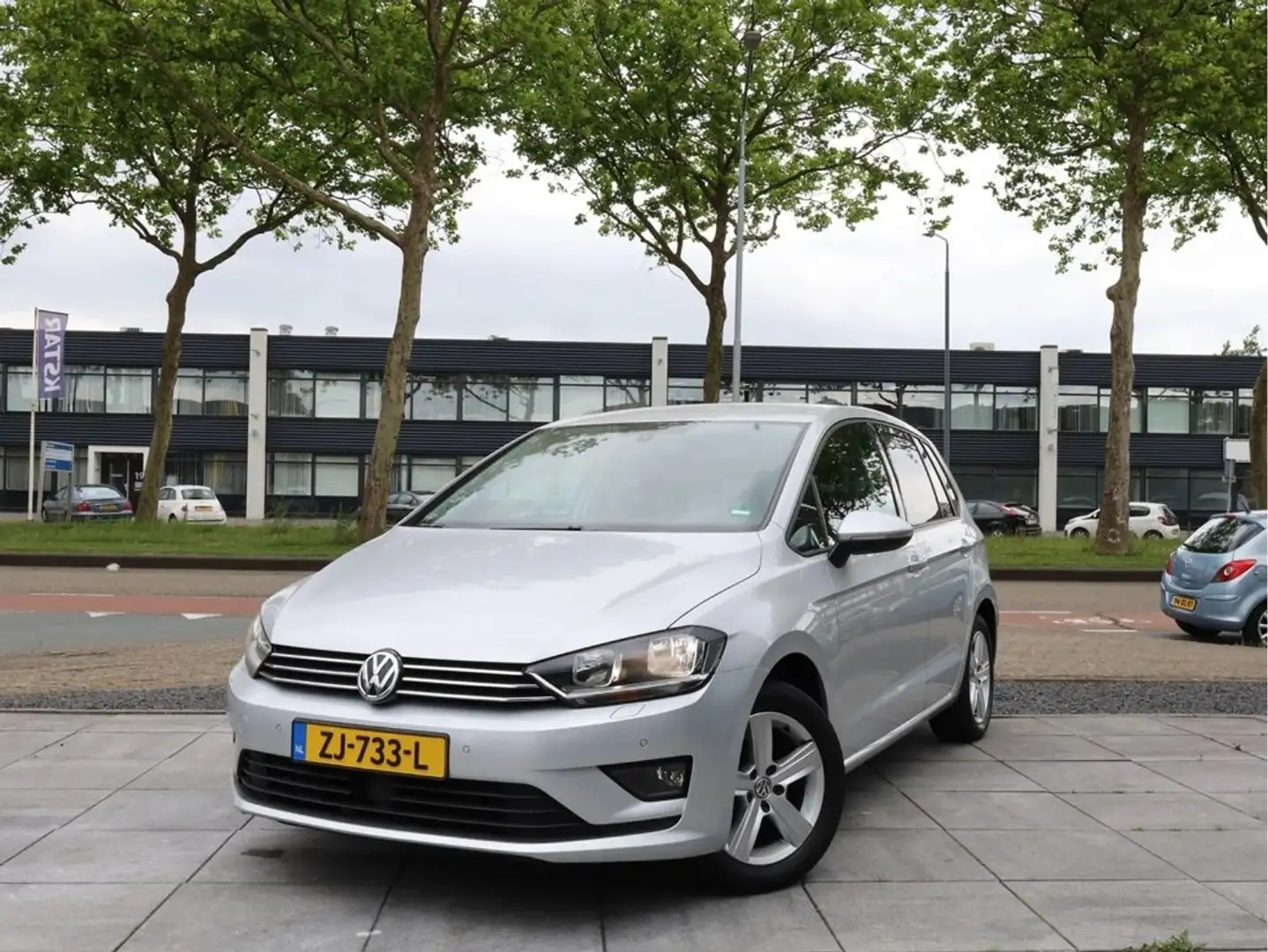 Volkswagen Golf Sportsvan Golf Sportsvan 1.2 TSI Highline Zilver - 1