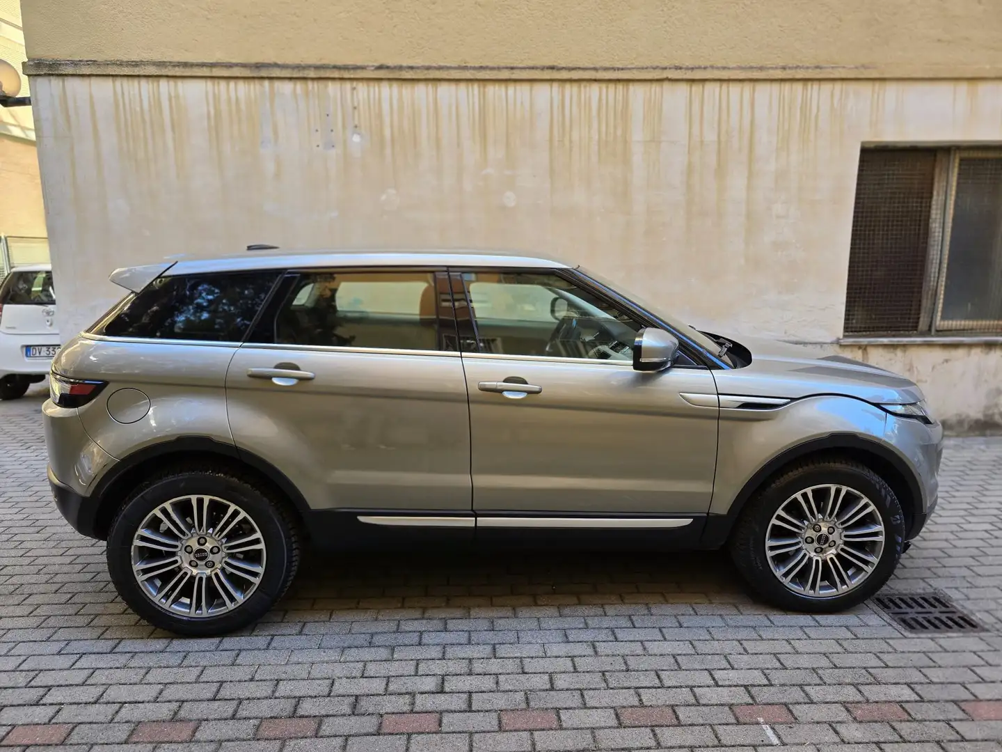 Land Rover Range Rover Evoque 5p 2.2 td4 Prestige 150cv - 2