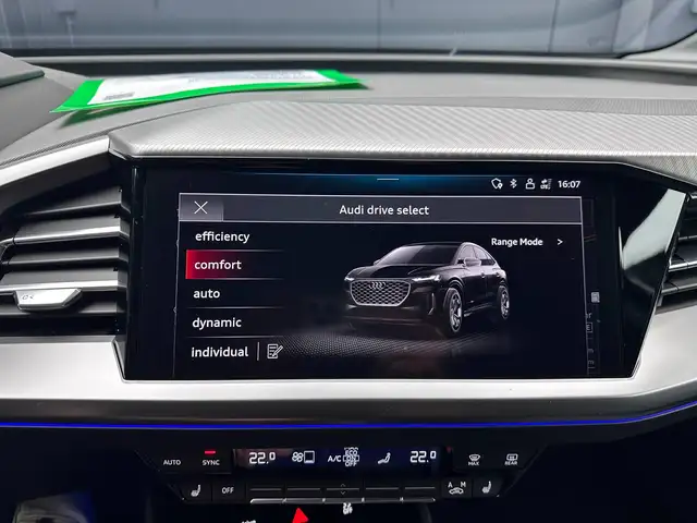 Audi Q4 e-tron view 20