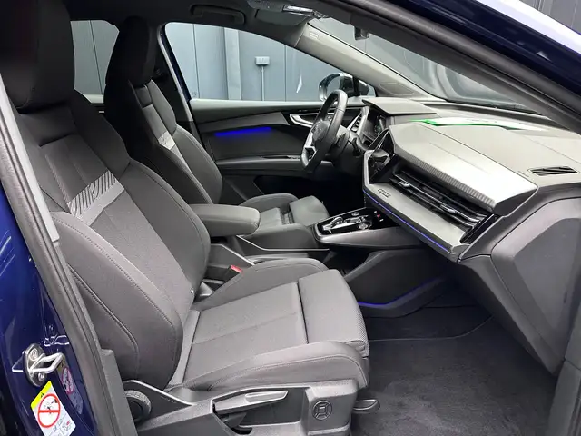 Audi Q4 e-tron view 10