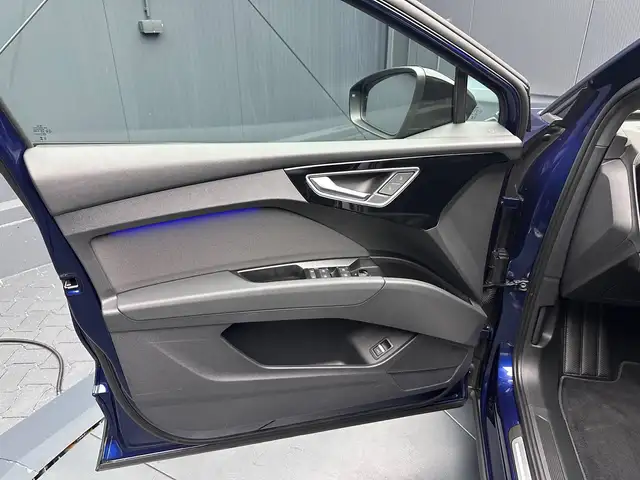 Audi Q4 e-tron view 13