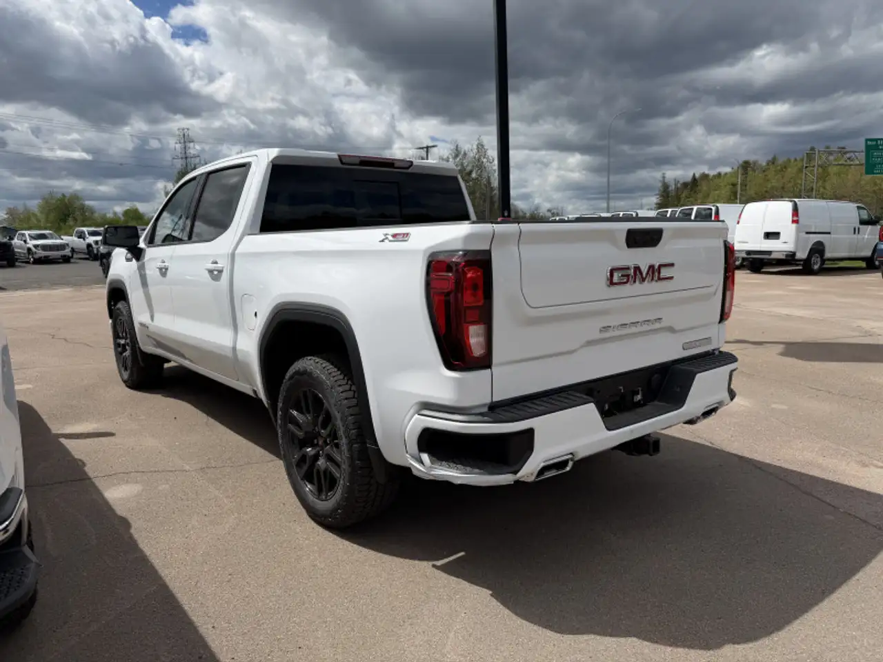 GMC Sierra 1500 снимка GMC Sierra 1500