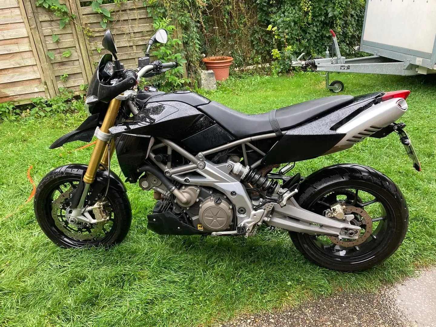 Aprilia Dorsoduro 750 Czarny - 1