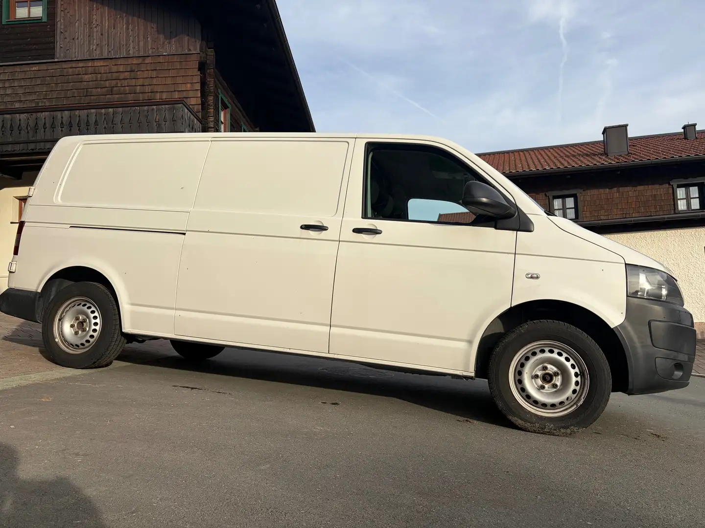 Volkswagen T5 Transporter LR bijela - 2