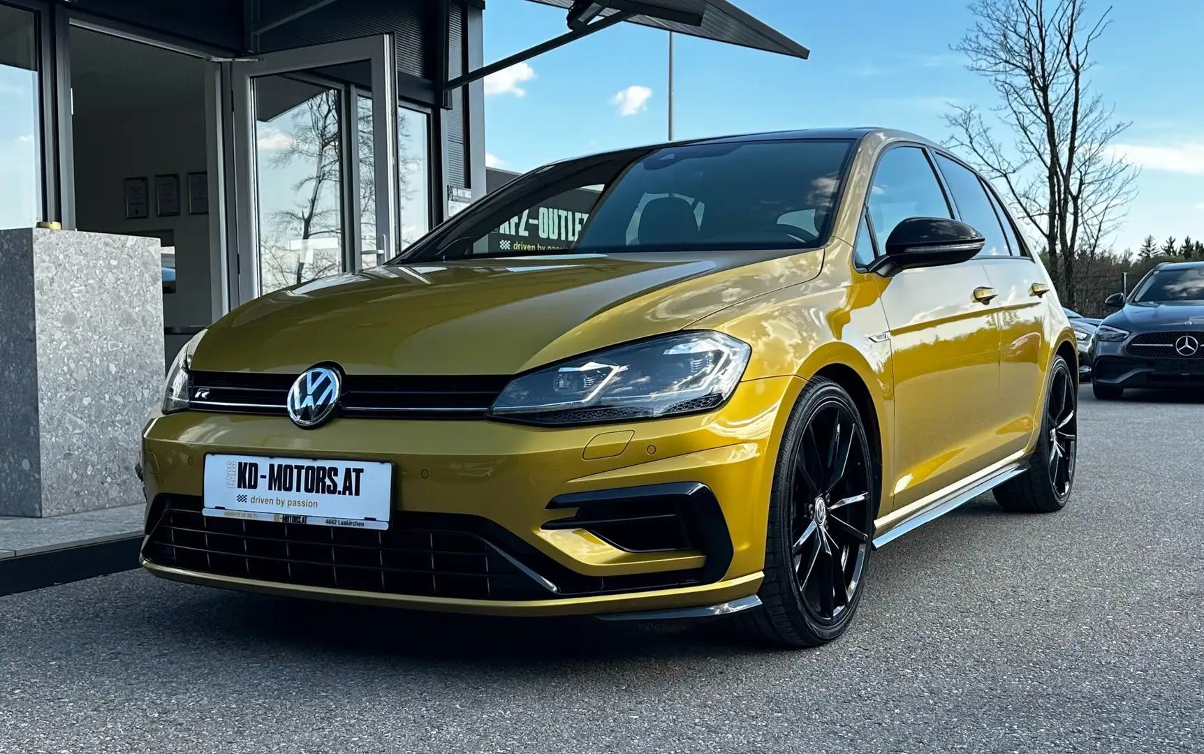 Volkswagen Golf R 4Motion 2,0 TSI DSG *ACC*LED*RFK*T-Winkel* Beige - 1