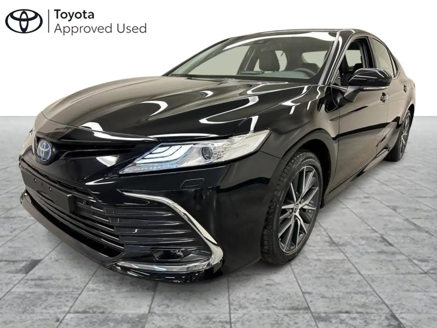 Toyota Camry Premium Zwart - 1
