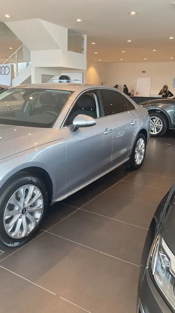 Audi A4 A4 V 2019 Berlina 35 2.0 tdi BusinessSport 150cv Argento - 1