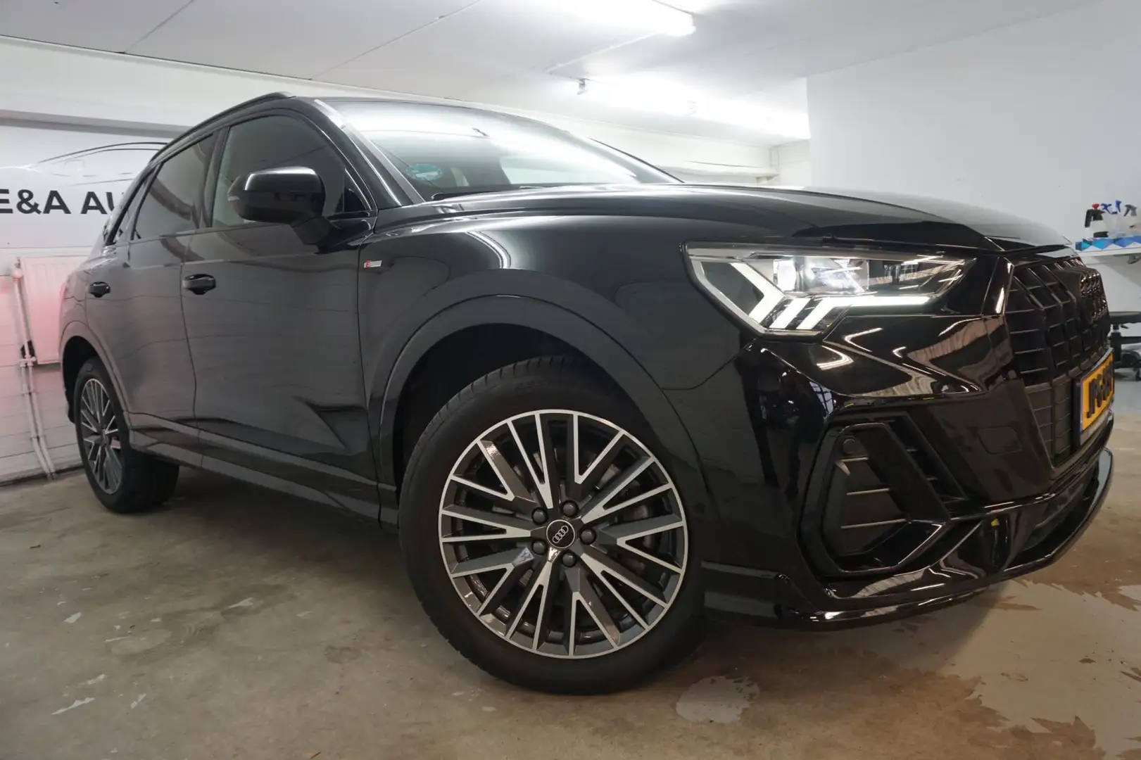 Audi Q3 45 TFSI e S edition 2X S-Line /DEALER ONDERHOUDEN Nero - 2