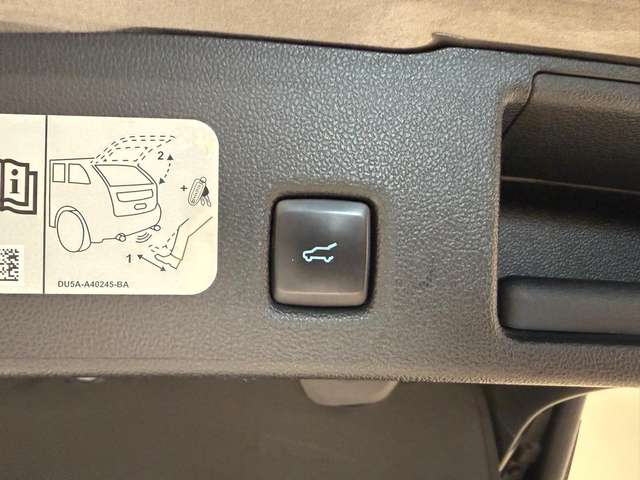 Ford Kuga — photo 17