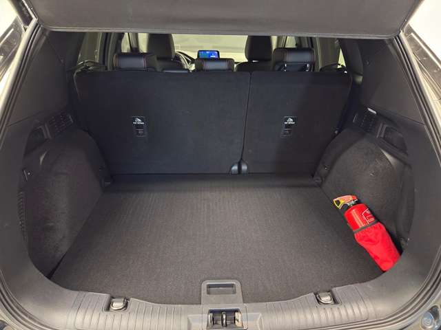 Ford Kuga — photo 15