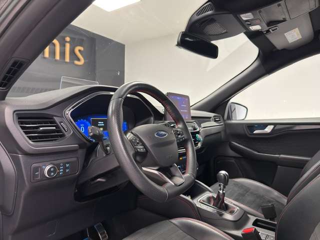 Ford Kuga — photo 13