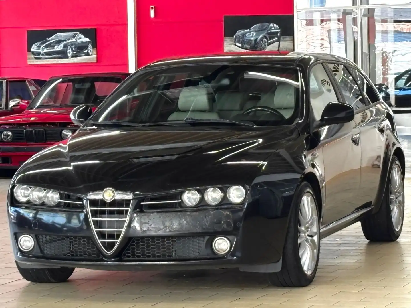 Alfa Romeo 159 2.0 JTDM TURiSMO *NAVi*LEDER-BEiGE*KLiMA*18 Schwarz - 1
