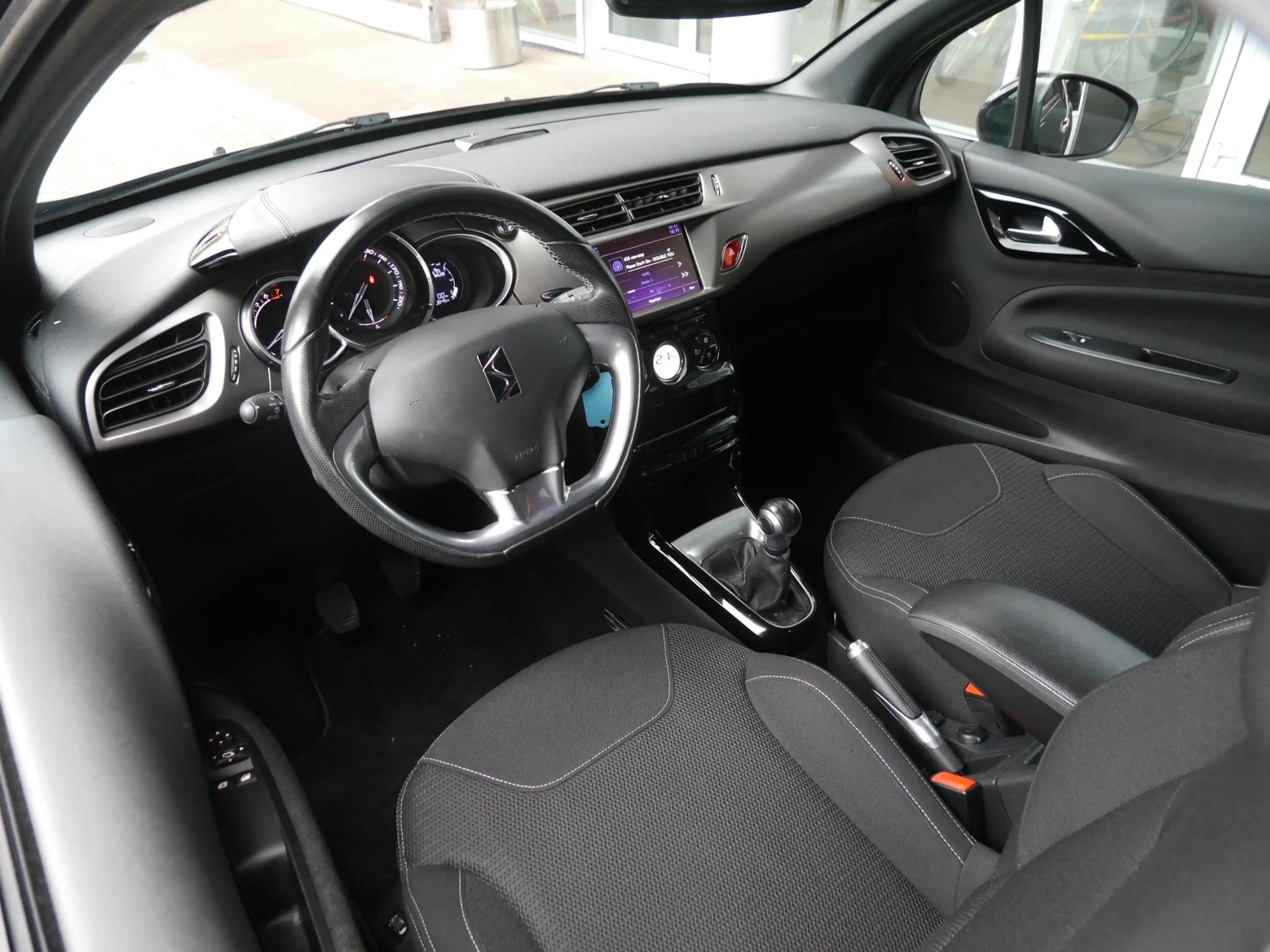 DS Automobiles DS 3 1.2 PureTech Business | Stoelverwarming | Lichtmet — photo 7