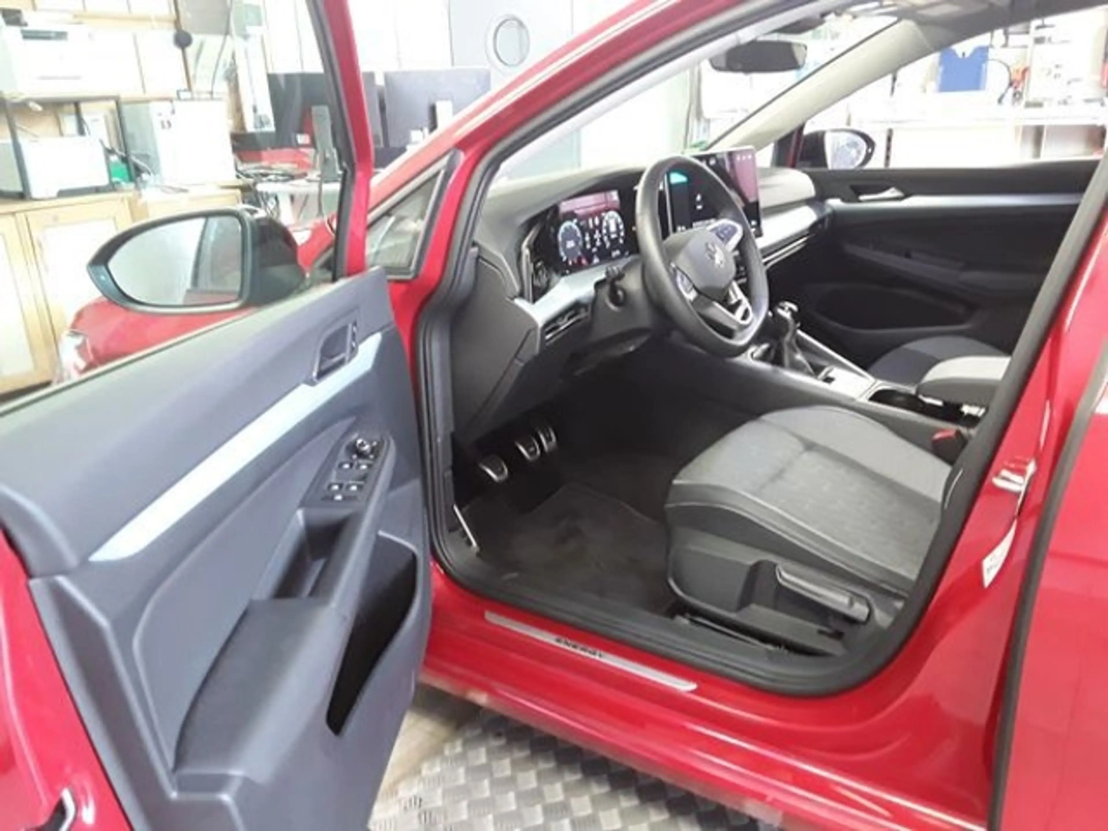Volkswagen Golf Variant VIII Variant 1.5 TSI Energy LED+SHZ+CARPLAY+ — photo 5