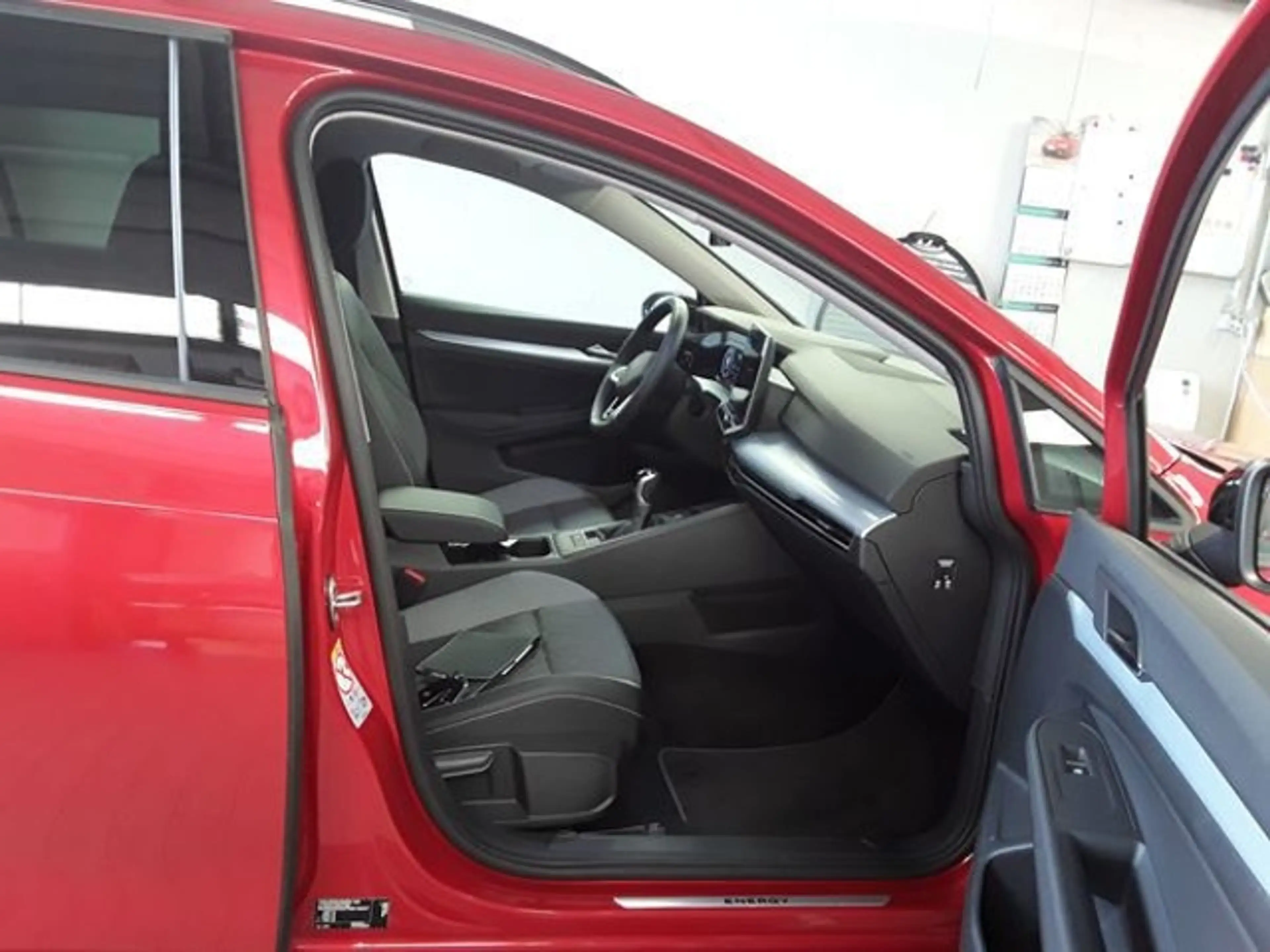Volkswagen Golf Variant VIII Variant 1.5 TSI Energy LED+SHZ+CARPLAY+ — photo 6
