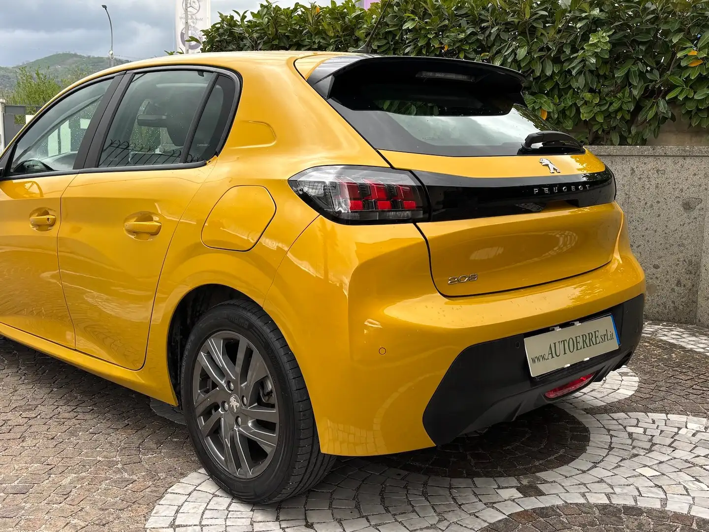 Peugeot 208 208 1.2 puretech Active Pack s - 2