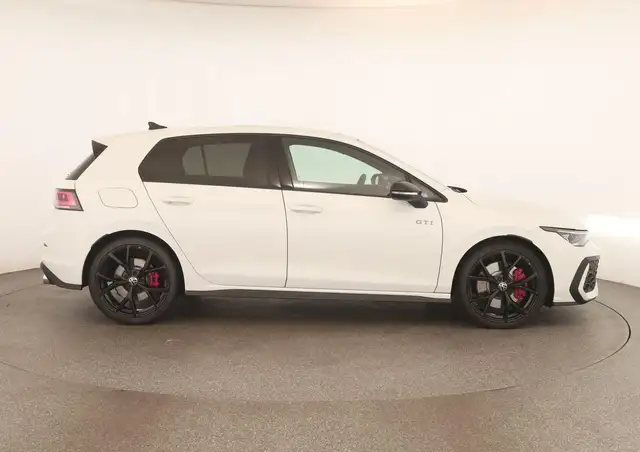 Volkswagen Golf view 5