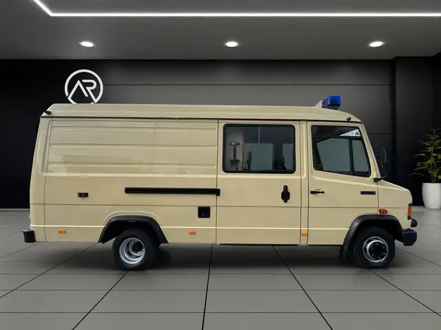 Mercedes-Benz Vario 507-D*Kastenwagen*Hoch-Lang*6-Sitzer*1-HAN