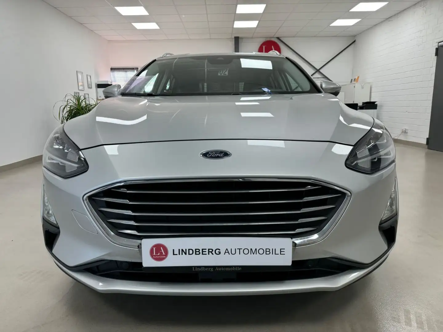 Ford Focus Turnier Titanium*PDC*RFK*AC*HEADUP*STANDHZ Zilver - 2