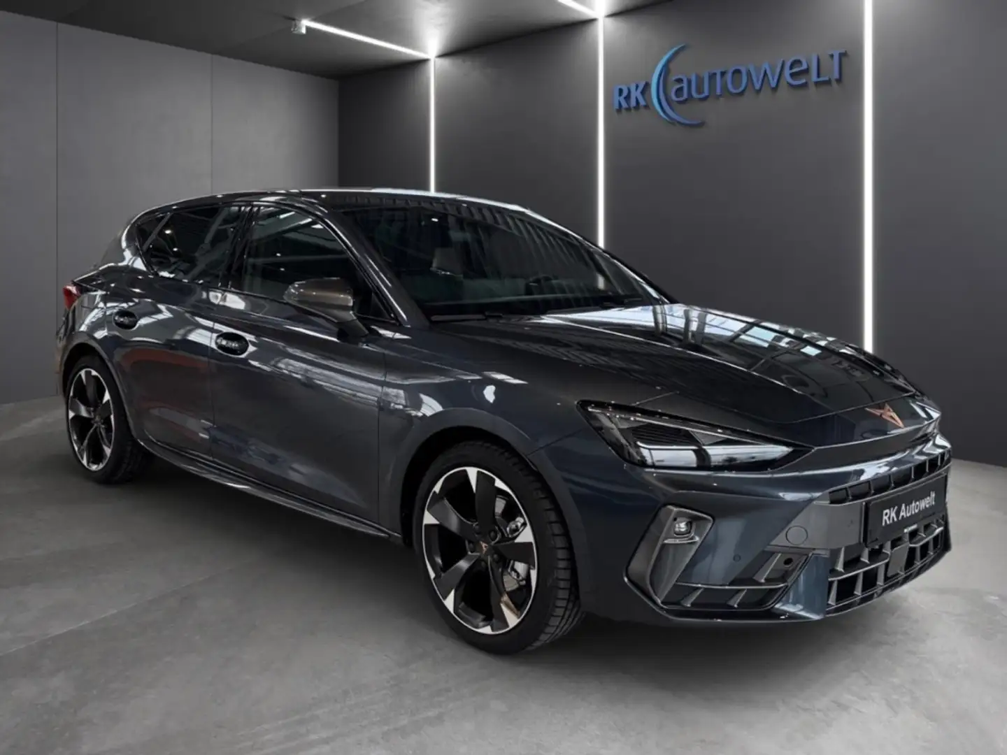 CUPRA Leon 1.5 eTSI LED Navi SHZ Sennheiser Edge Grau - 2