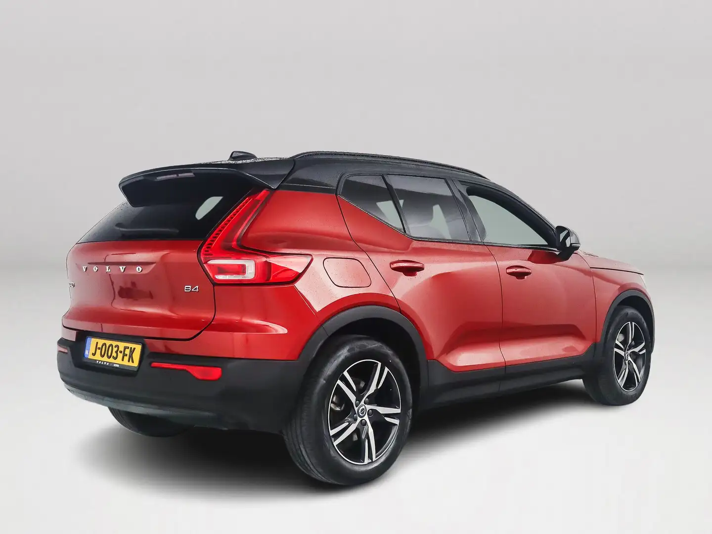 Volvo XC40 B4 Aut. R-Design | Panoramadak | Harman Kardon | 3 Naranja - 2