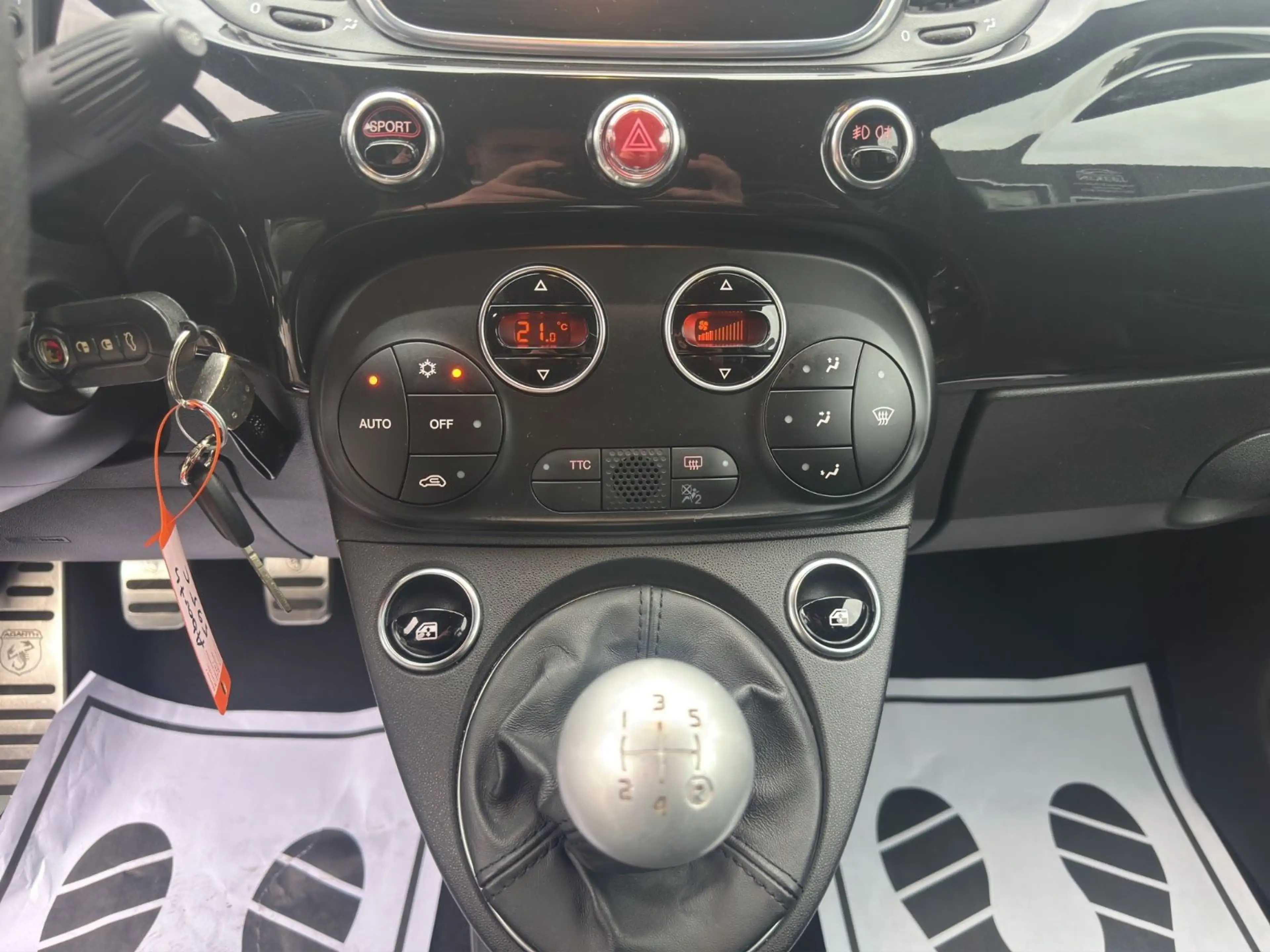 Abarth 595C Scorpioneoro 1.4 T*SONDERMODELL*1 OF 2000* — photo 14