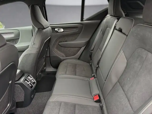 Volvo EX40 Black Edition Ultra, Single Motor Extended Range, Volle Ansicht 12