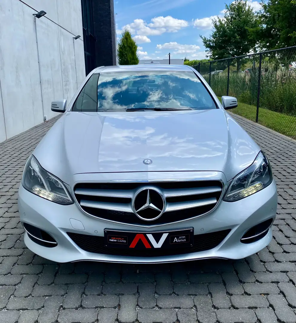 Mercedes-Benz E 200 Bluetec Avantgarde LED/GPS/PDC/Trekh. Argent - 2