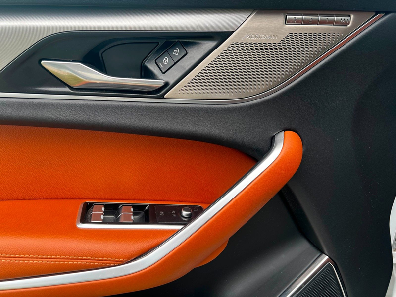 Jaguar F-Pace R-Dynamic SE AWD, Garantie,8fach,eSD — photo 9