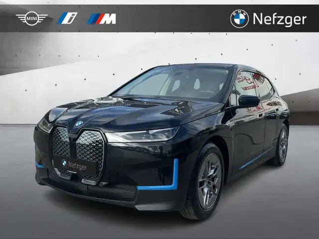 BMW iX 40 xDrive Premium Plus H&K Park-Assistent