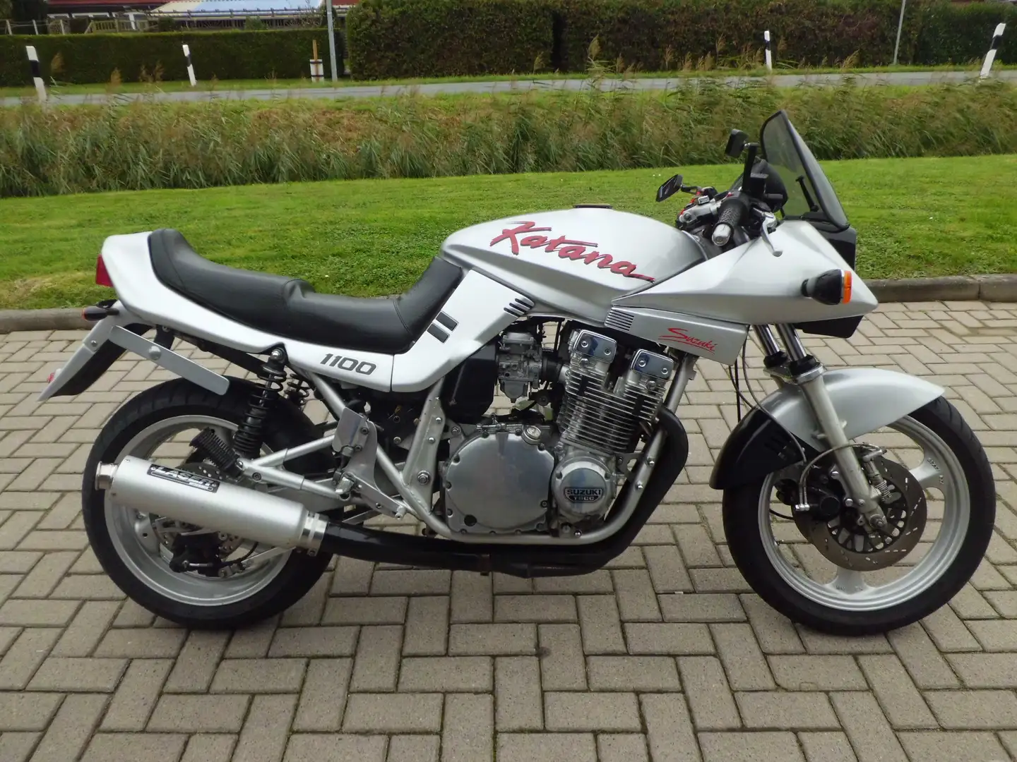 Suzuki GSX 1100 Katana Plateado - 1