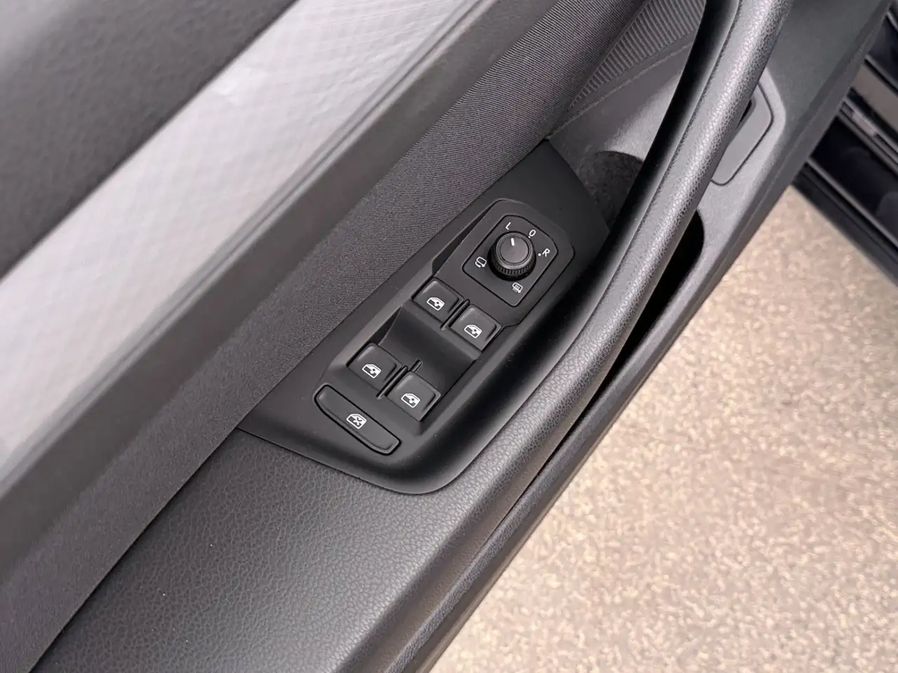Volkswagen Passat 2.0 TDI Business Aut LED AHK RADAR, миниатюра 22