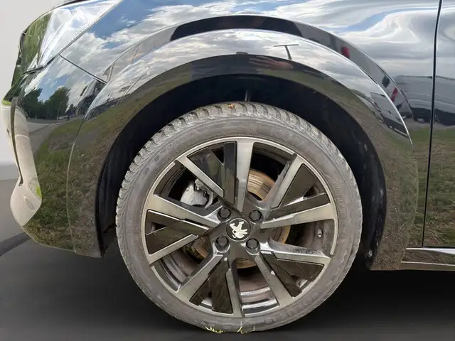Peugeot 208 view 7