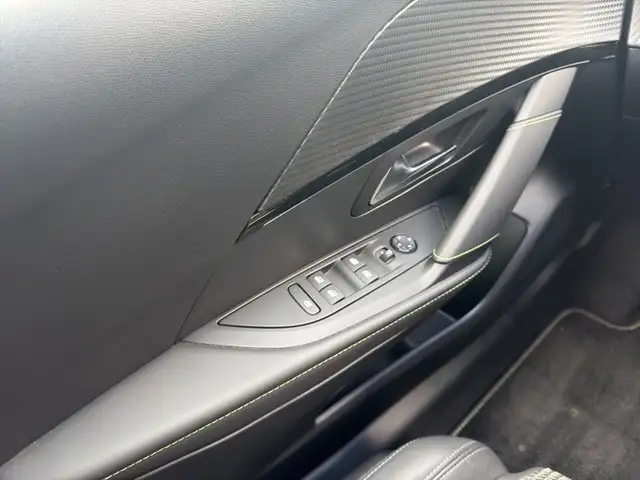 Peugeot 208 view 14