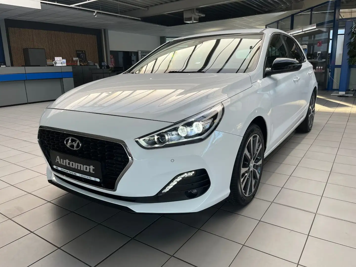 Hyundai i30 1.0 T-GDI YES! Plus*LED*Navi*Sitzh.*Kamera Weiß - 1