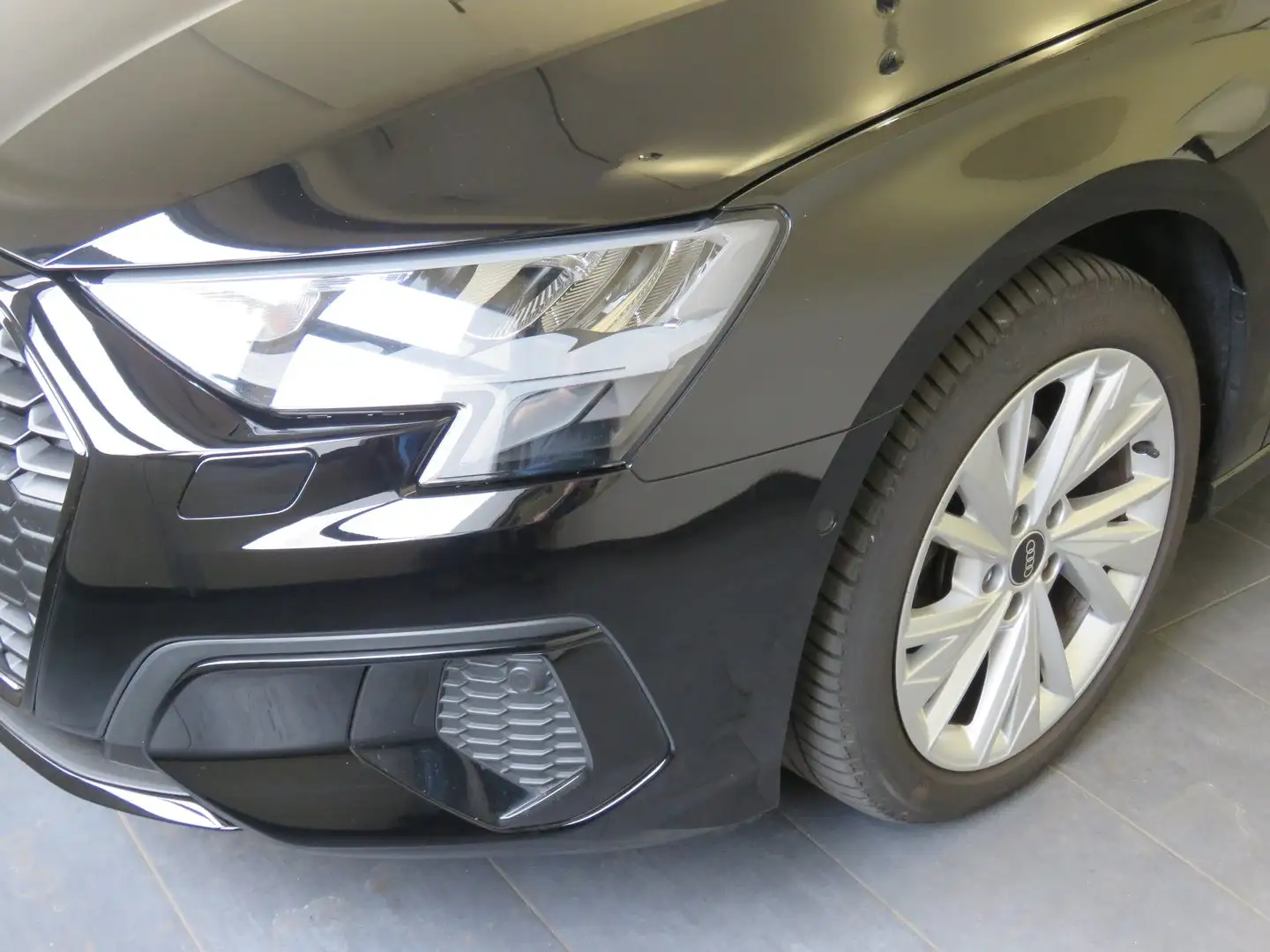 Audi A3 35 TDI advanced ext. Zwart - 2