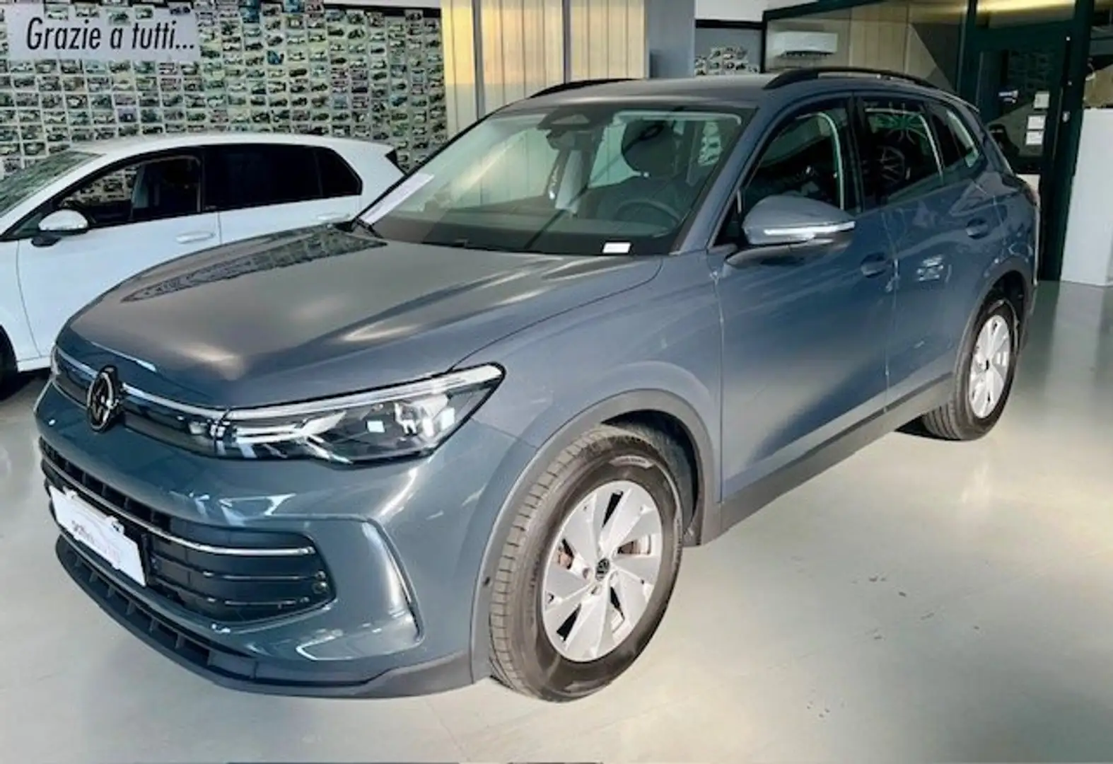 Volkswagen Tiguan Tiguan 2.0 tdi Life 150cv dsg Gris - 1