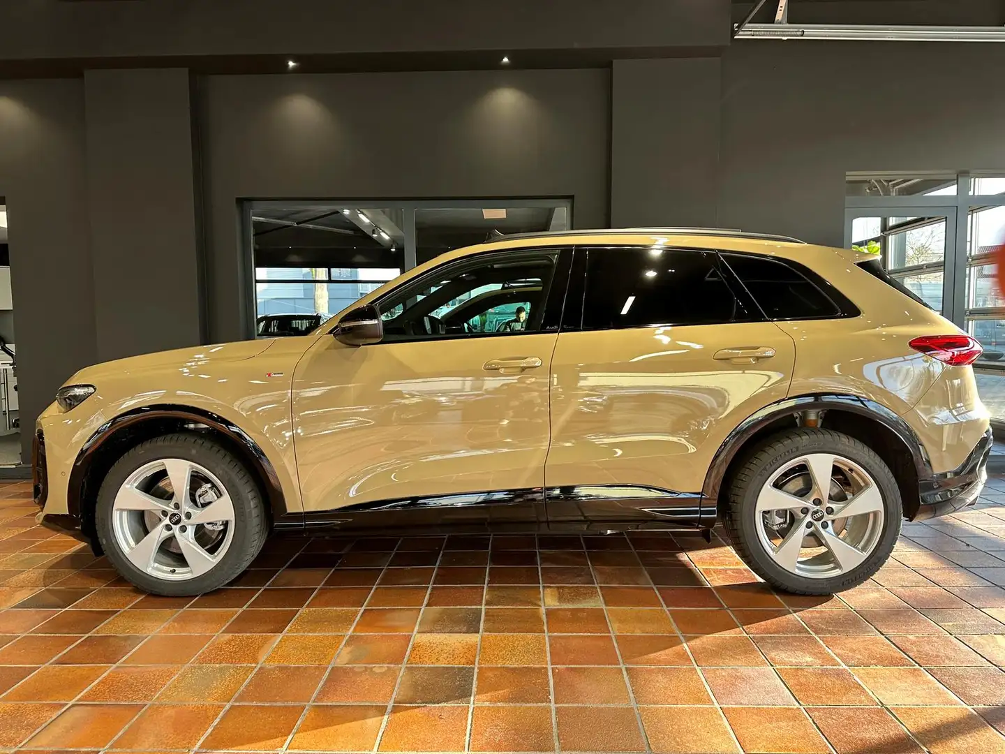 Audi Q5 TDI QUATTRO EDITION ONE S-LINE PANO AHK STHZG Or - 2