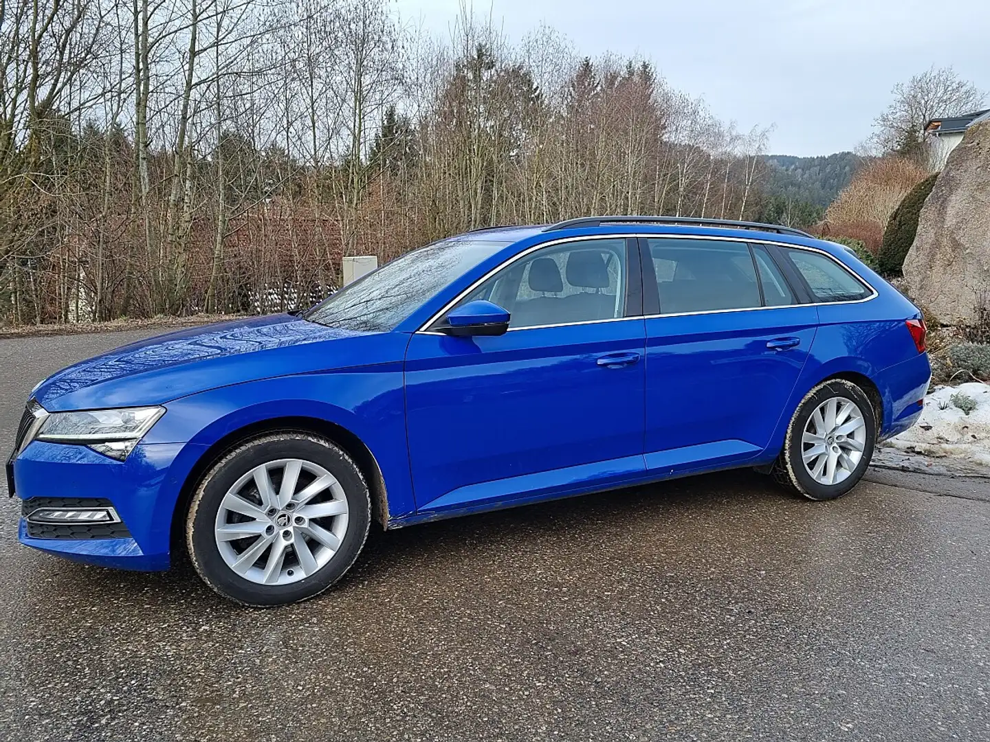 Skoda Superb Kombi 2,0 TDI Style DSG ACC KESSY Full Sitzh. L... Blau - 1