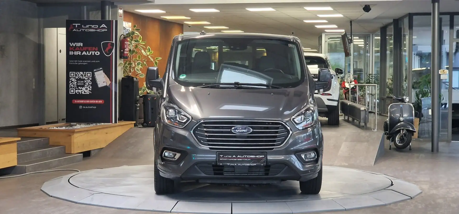 Ford Transit Custom Titanium X L1 8-Sitzer Aut. *Kamera*Xenon*Navi* Grau - 2