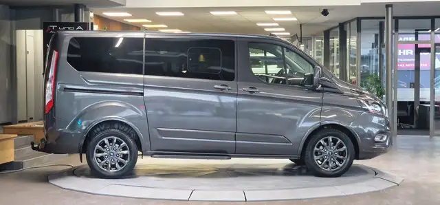 Ford Transit Custom view 5