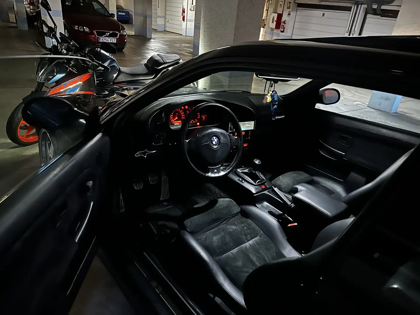 BMW 323 323i Coupé - 2