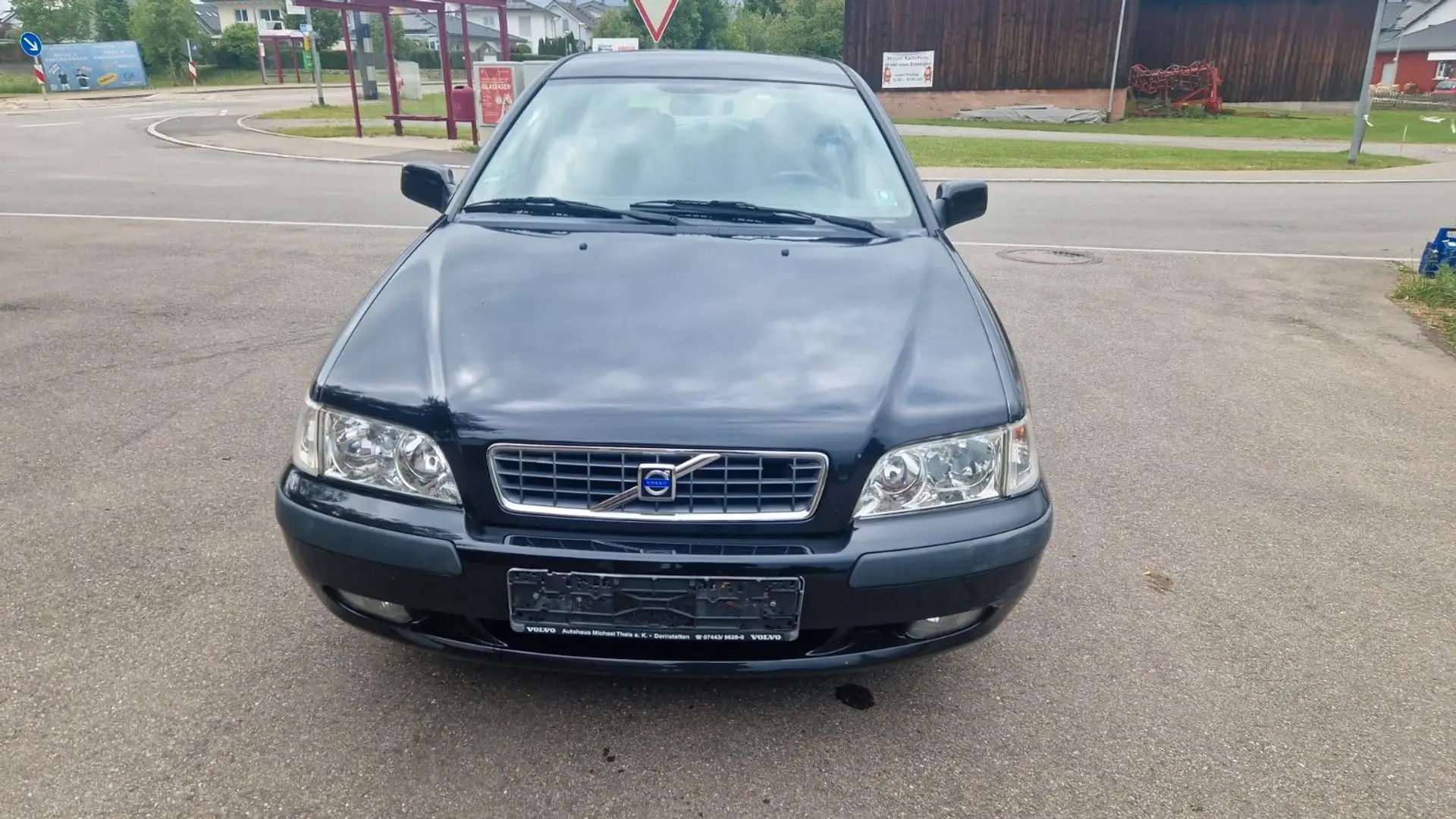 Volvo V40 1.8 Comfort*Klima*Wenig Km*TÜV/AU NEU* Noir - 2