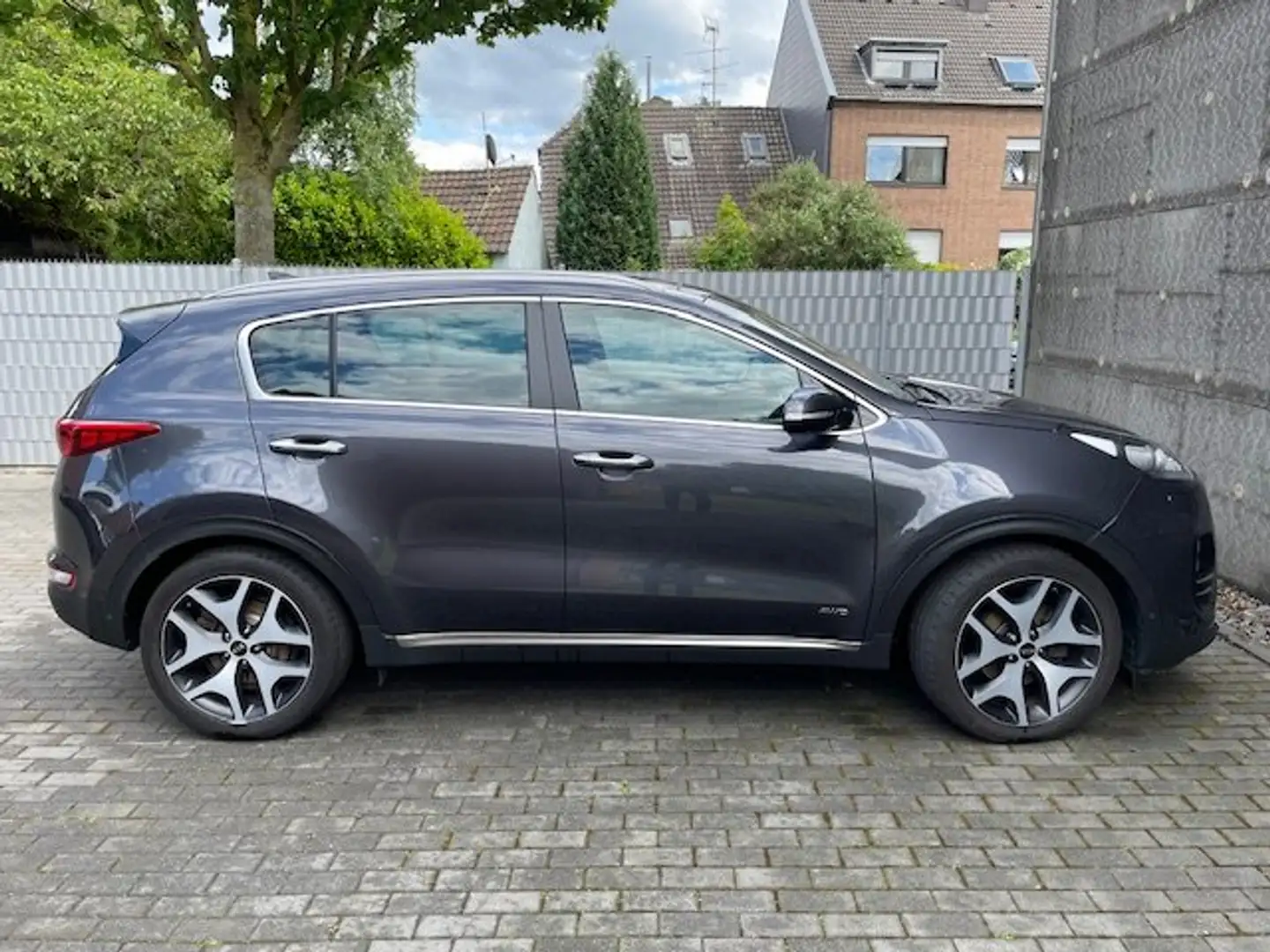 Kia Sportage Sportage 2,0 CRDI AWD Aut. GT Line Grau - 2