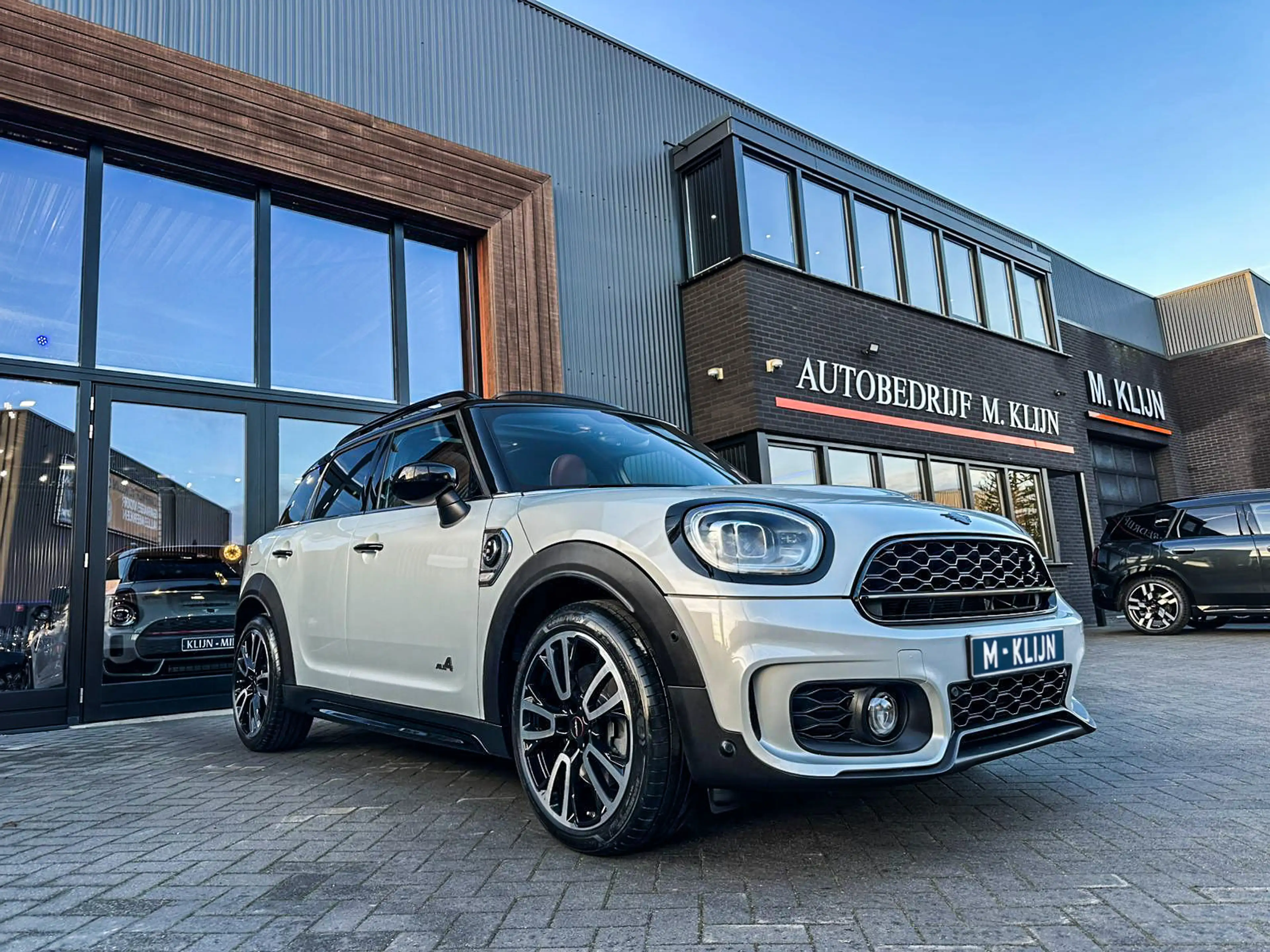 MINI Cooper SE Countryman Mini ALL4 John Cooper Works 220pk/Chester Brown le