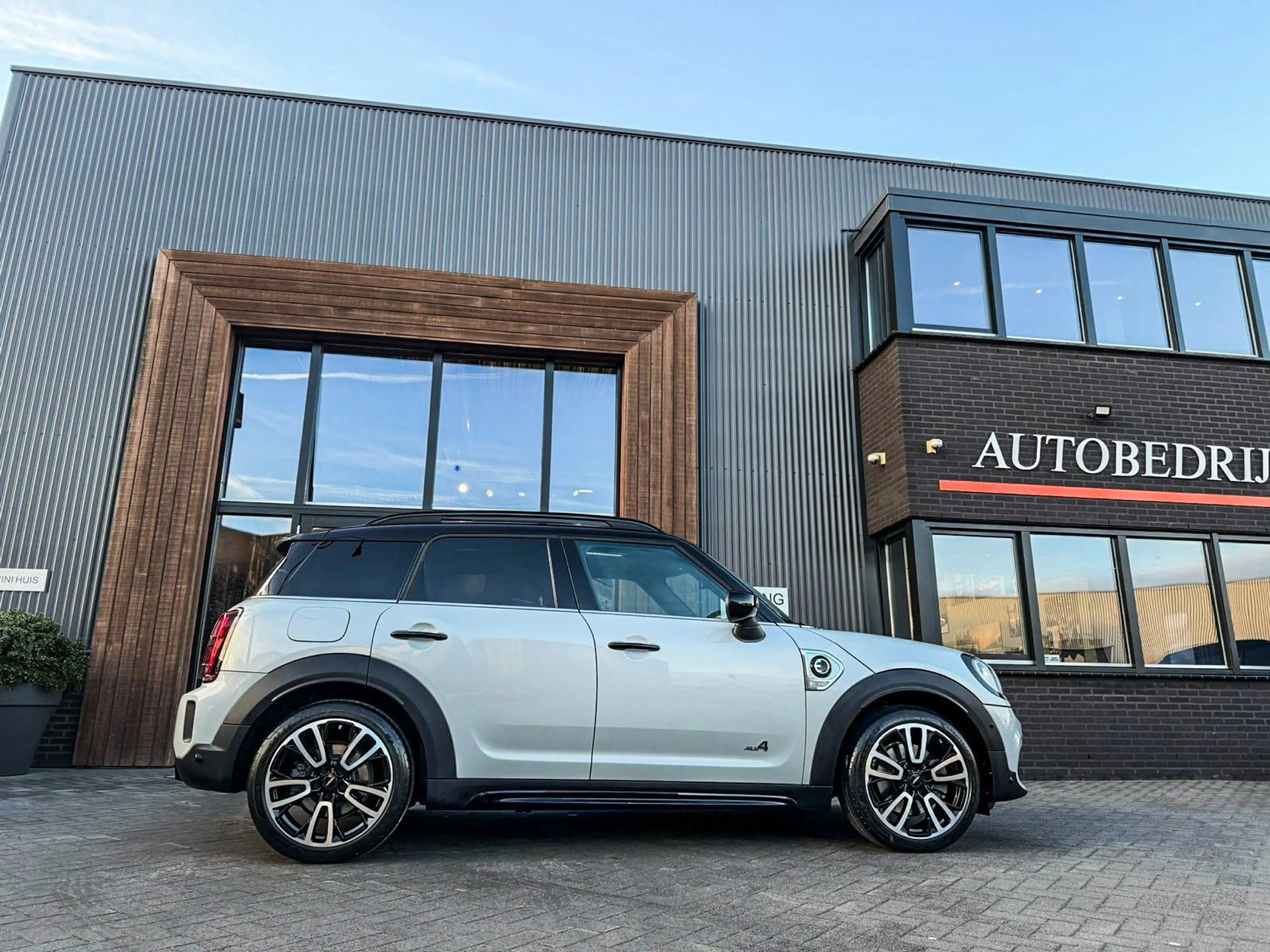 MINI Cooper SE Countryman Mini ALL4 John Cooper Works 220pk/Chester Brown le — photo 3