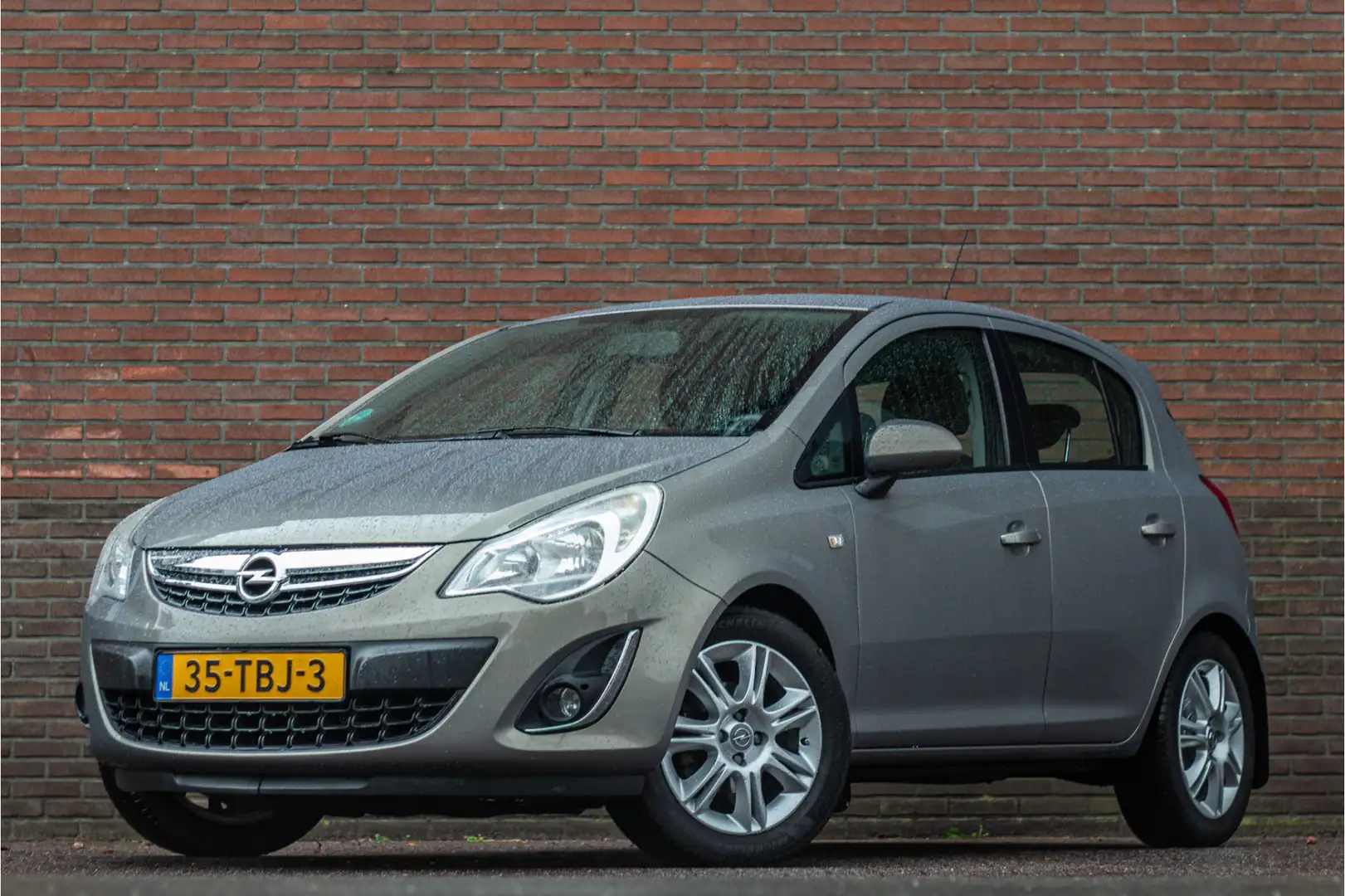 Opel Corsa 1.4-16V Automaat Edition 5-deurs, Nederlandse auto Brun - 1