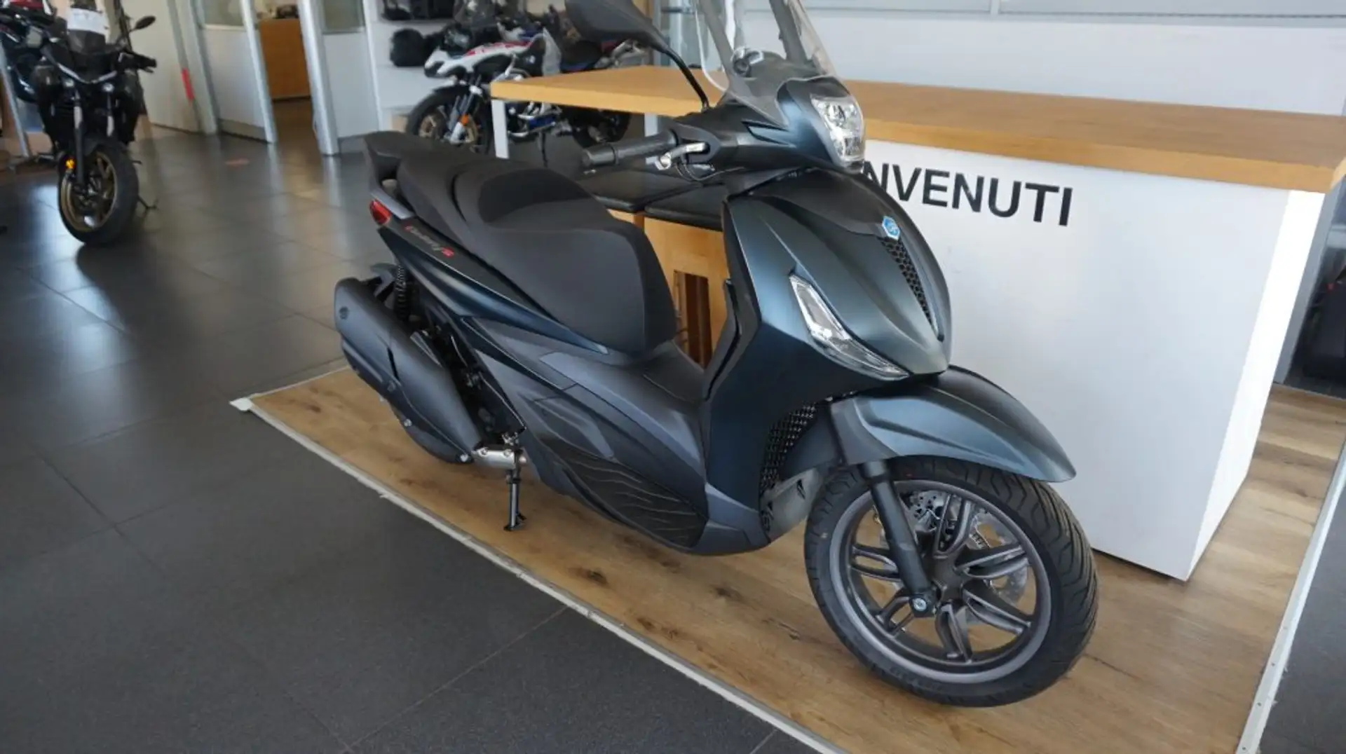 Piaggio Beverly 400 i.e. ABS 2025 E5+ Zwart - 1