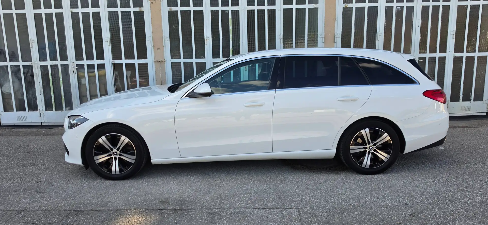 Mercedes-Benz C 220 C 220 d Avantgarde Aut. *KAMERA*AHK*LED*NAVI* Weiß - 2