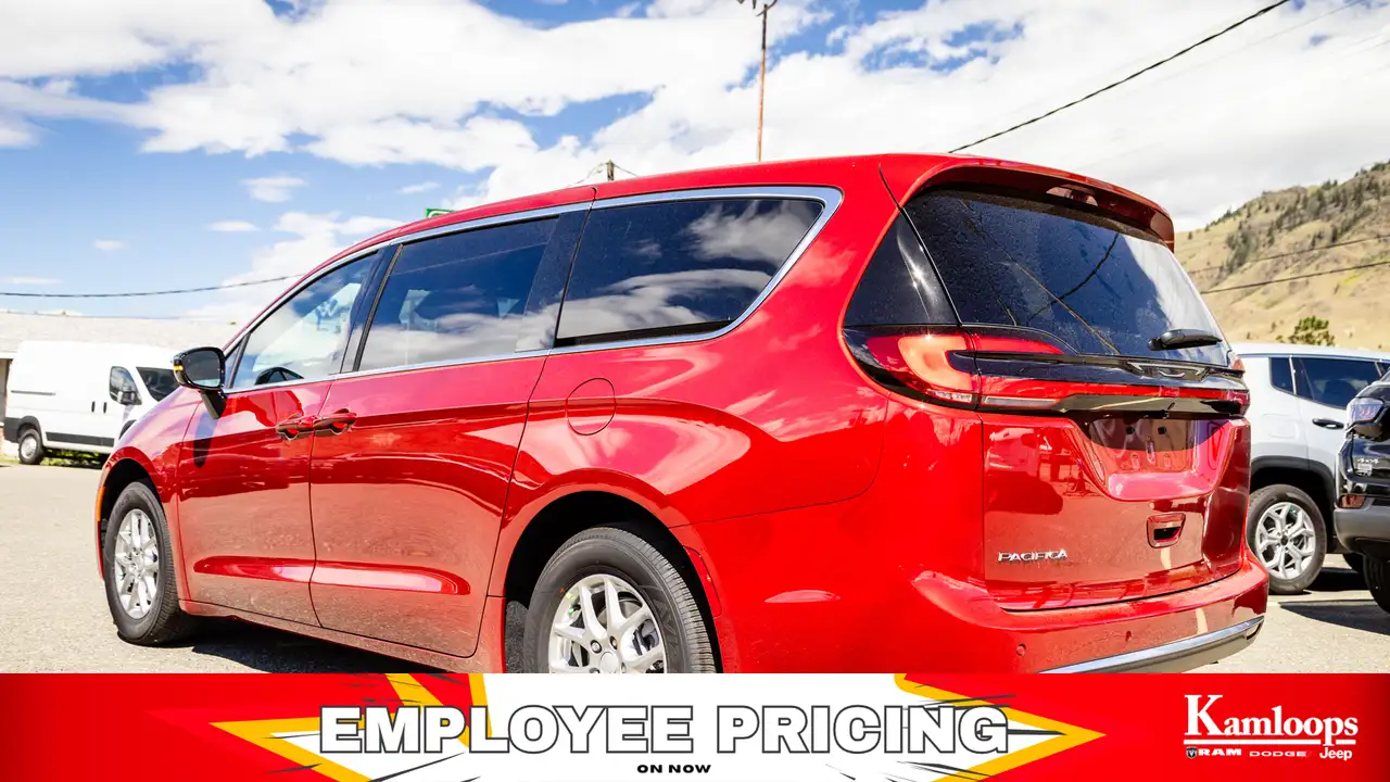 Chrysler Pacifica photo Chrysler Pacifica
